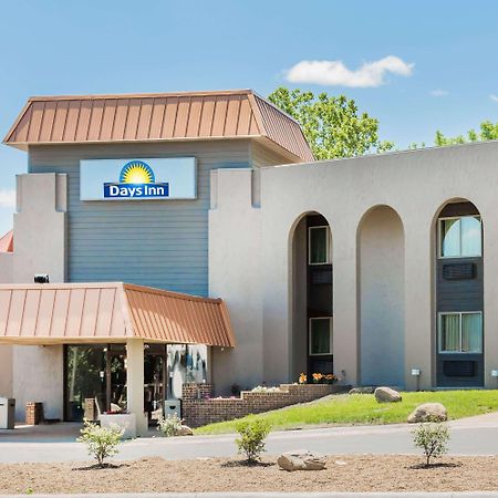 Days Inn By Wyndham Уест Де Мойн Екстериор снимка
