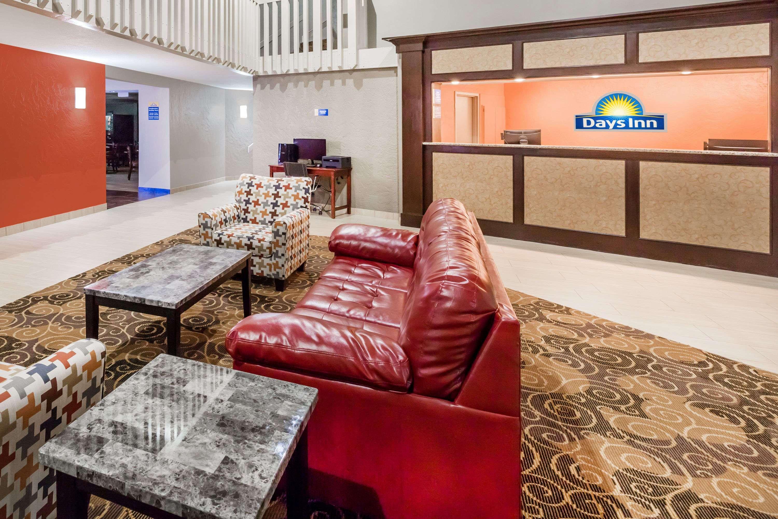 Days Inn By Wyndham Уест Де Мойн Екстериор снимка