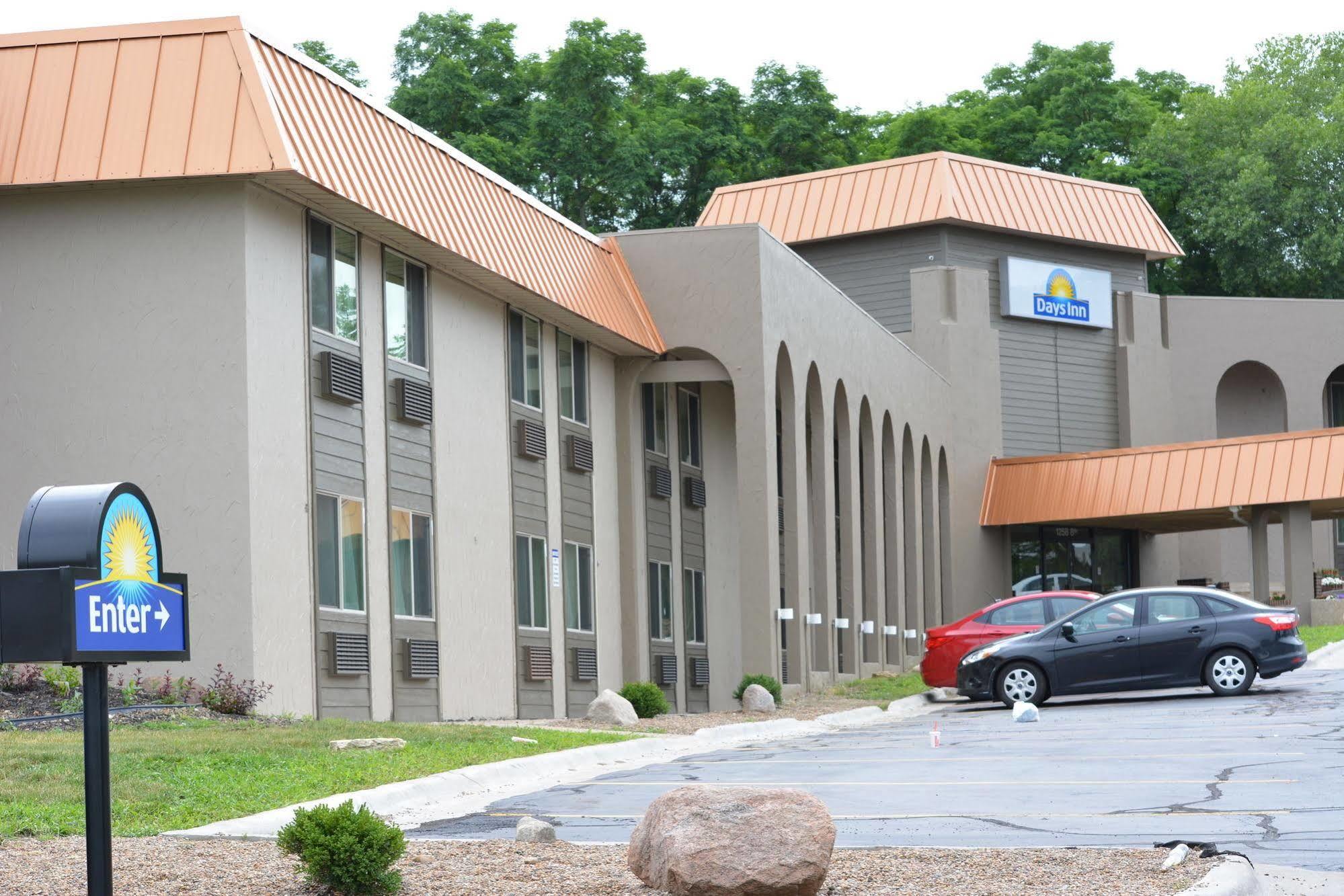 Days Inn By Wyndham Уест Де Мойн Екстериор снимка